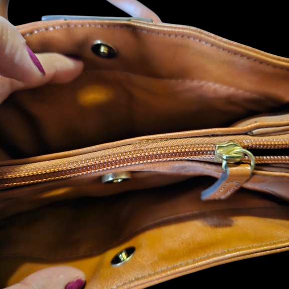 Liz Claiborne Tan Leather Shoulder Bag - Picture 5 of 5